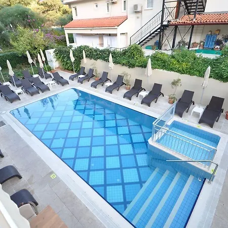 Ecem Aparthotel 3*