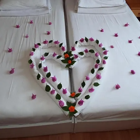 Ecem Aparthotel 3*