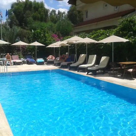Apart Otel Ecem 3*
