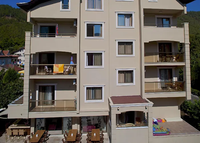 Lägenhetshotell Ecem 3*